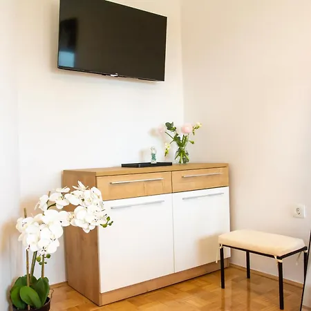 Franceska Апартаменти *